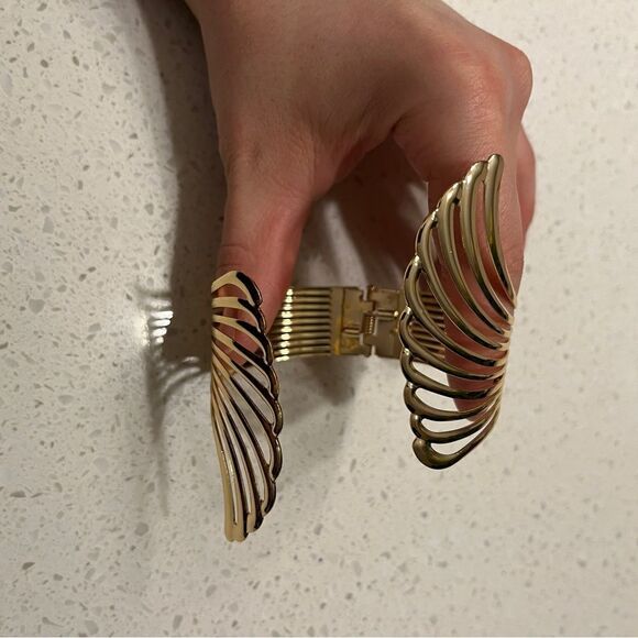 Simple Wing Style Bracelet For Summer - Picture 8 of 15